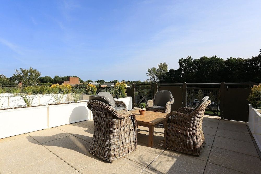 Delamar West Hartford Deluxe Room, 1 King Bed (Deluxe King-ADA access) 2