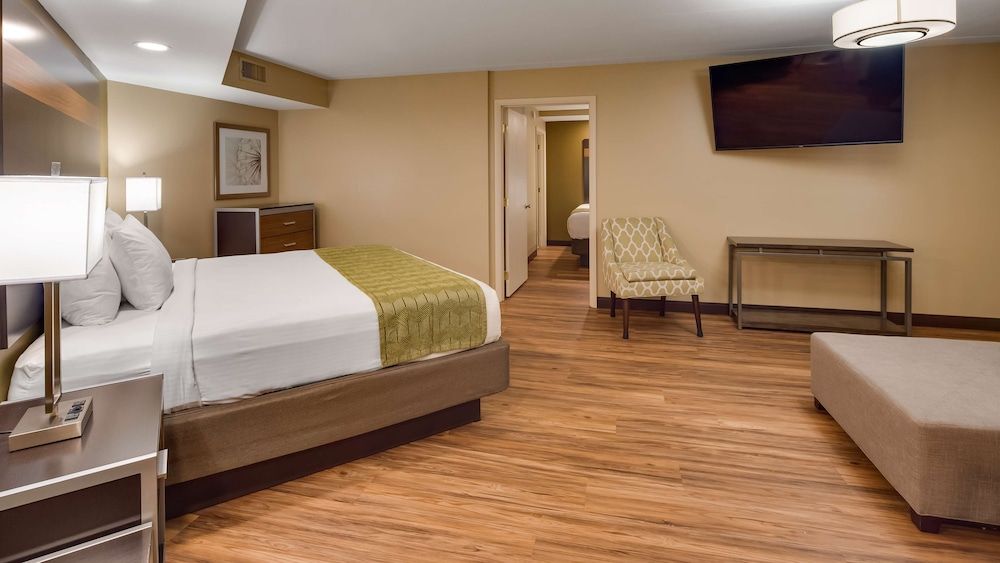 Suite, Multiple Beds, Non Smoking, Kitchen (Walk-in Shower)
