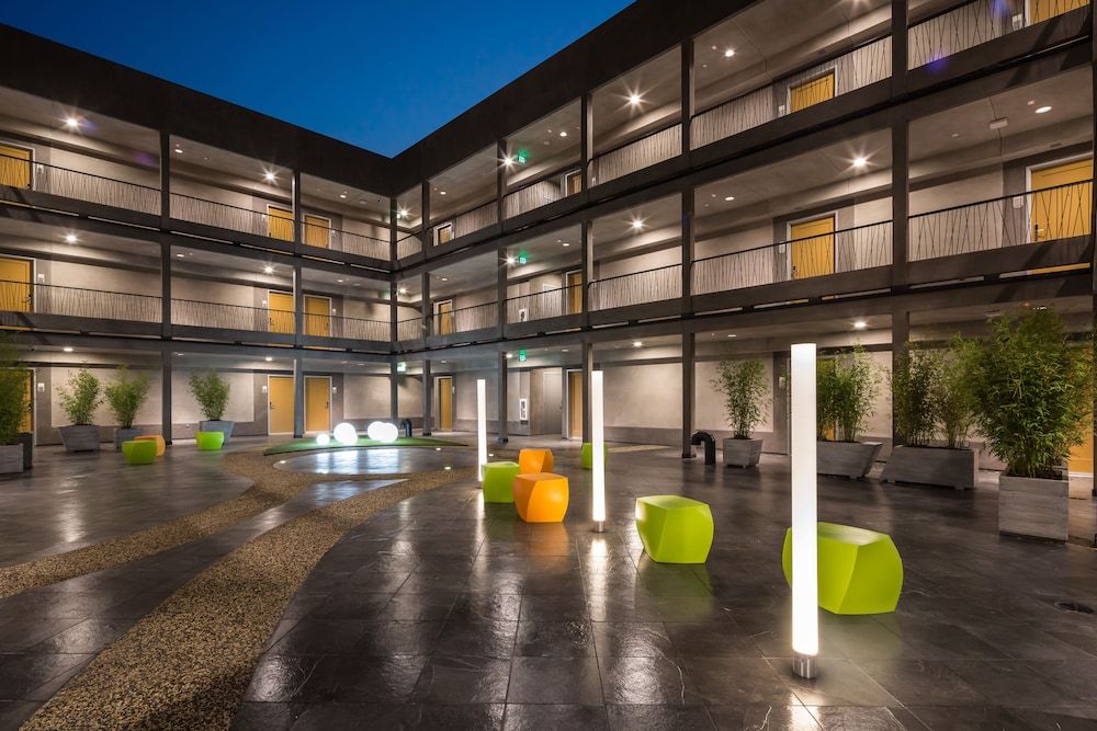 undefined Aventura Hotel 3