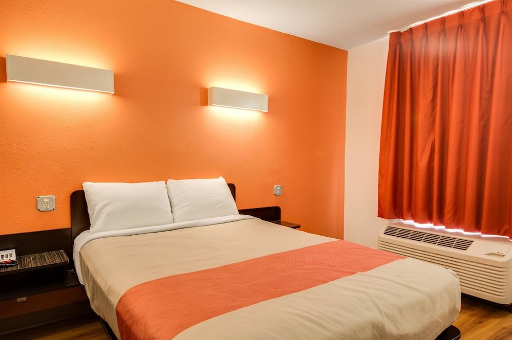 Motel 6 Jennings, LA Standard Room, 1 Double Bed, Accessible, Smoking 2