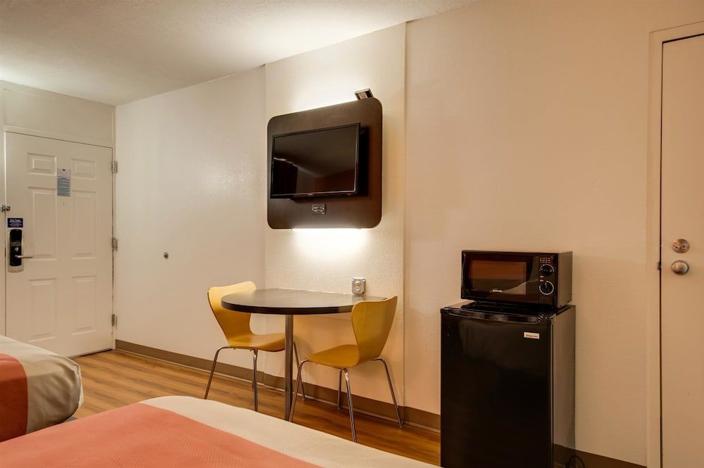 Motel 6 Jennings, LA Standard Room, 2 Double Beds, Smoking 5