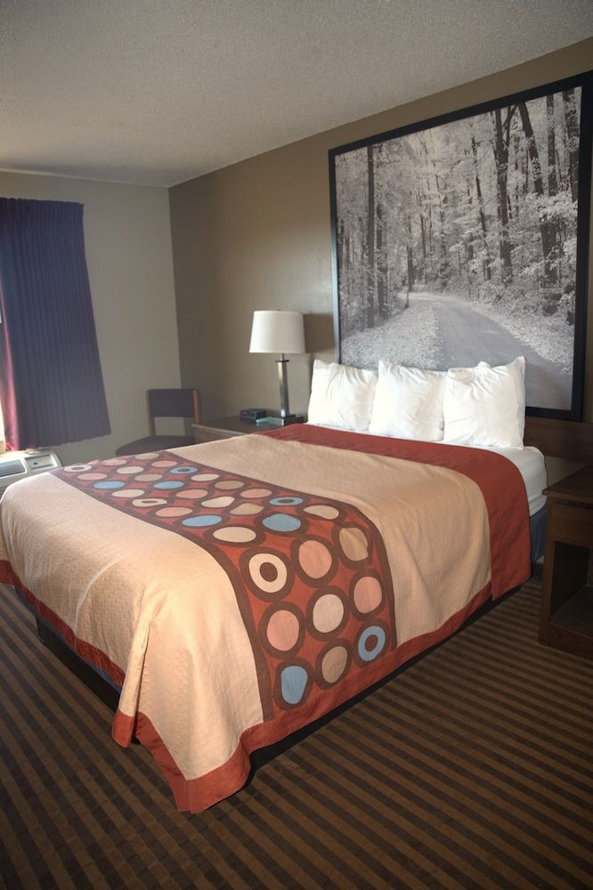 Standard Room, 1 Queen Bed
