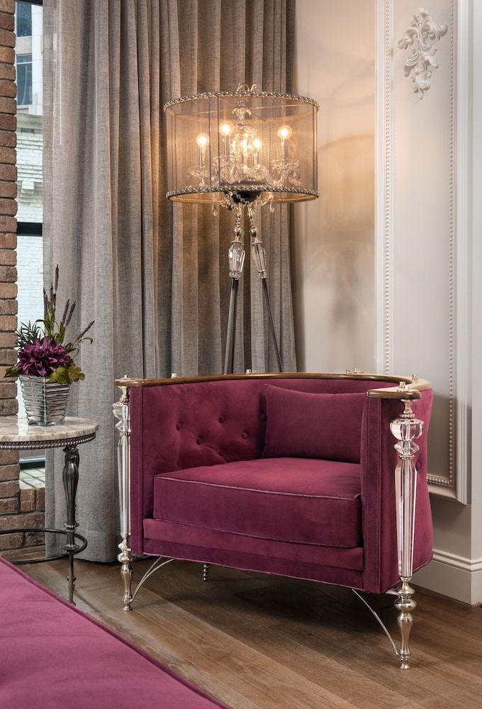 City Room, 1 King Bed, City View