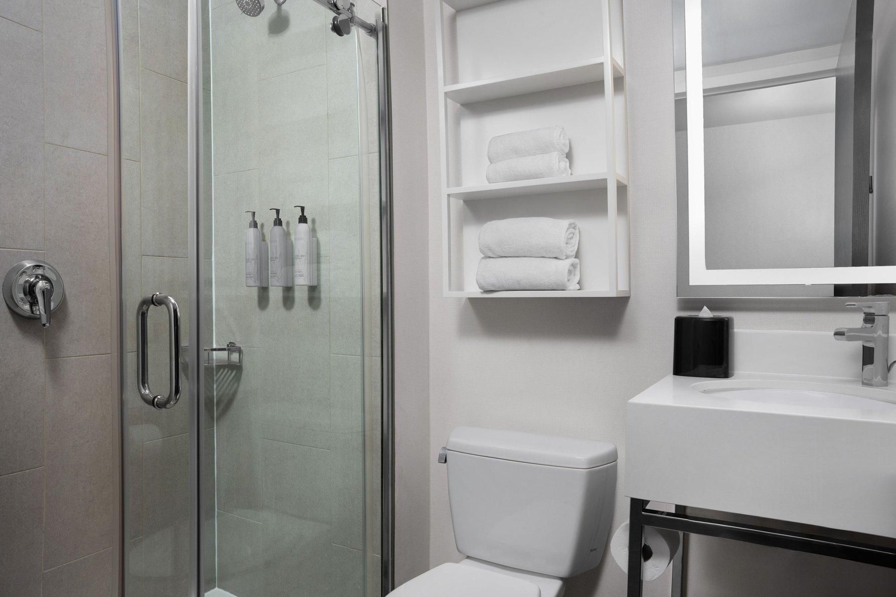 High Floor King, Guest room, 1 King, City view