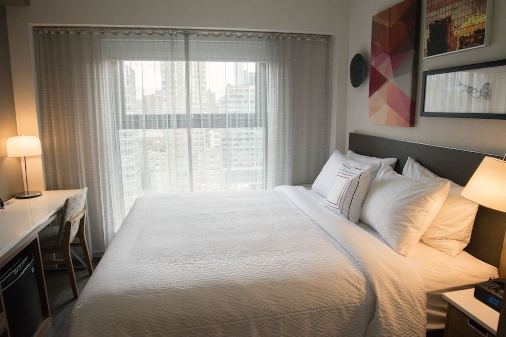 undefined Fairfield Inn & Suites New York Manhattan / Central Park 7