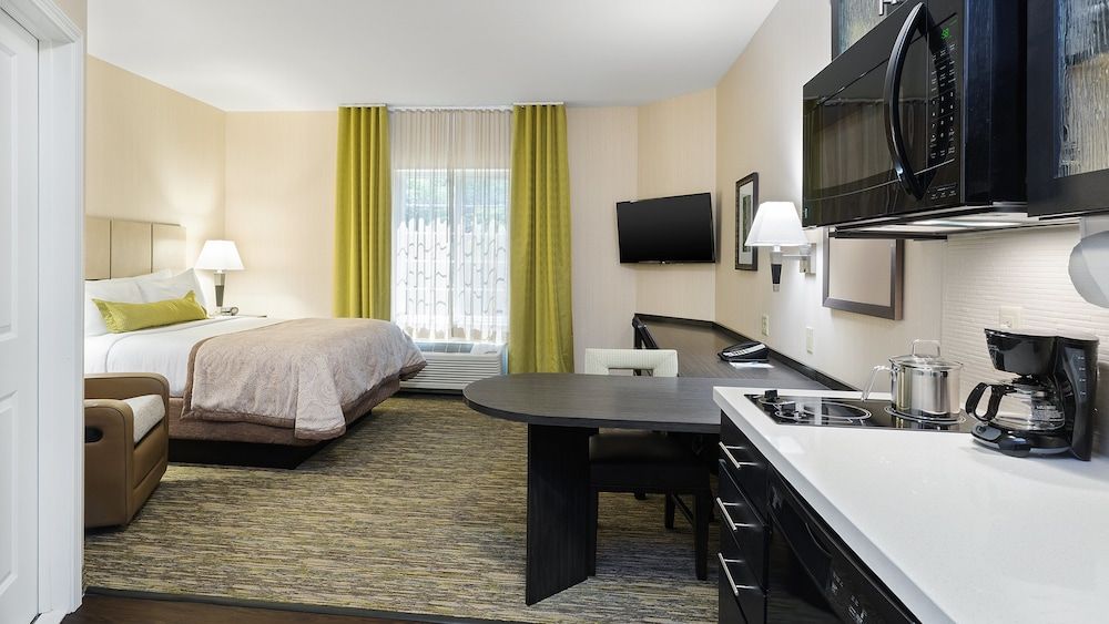 Studio Suite, 1 Queen Bed