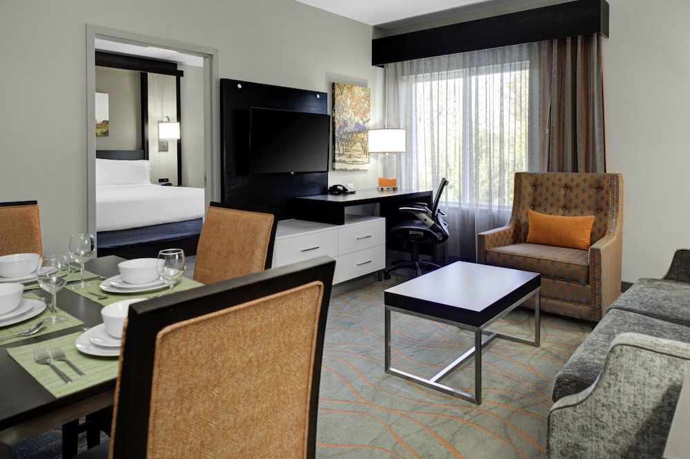 Suite, Jetted Tub