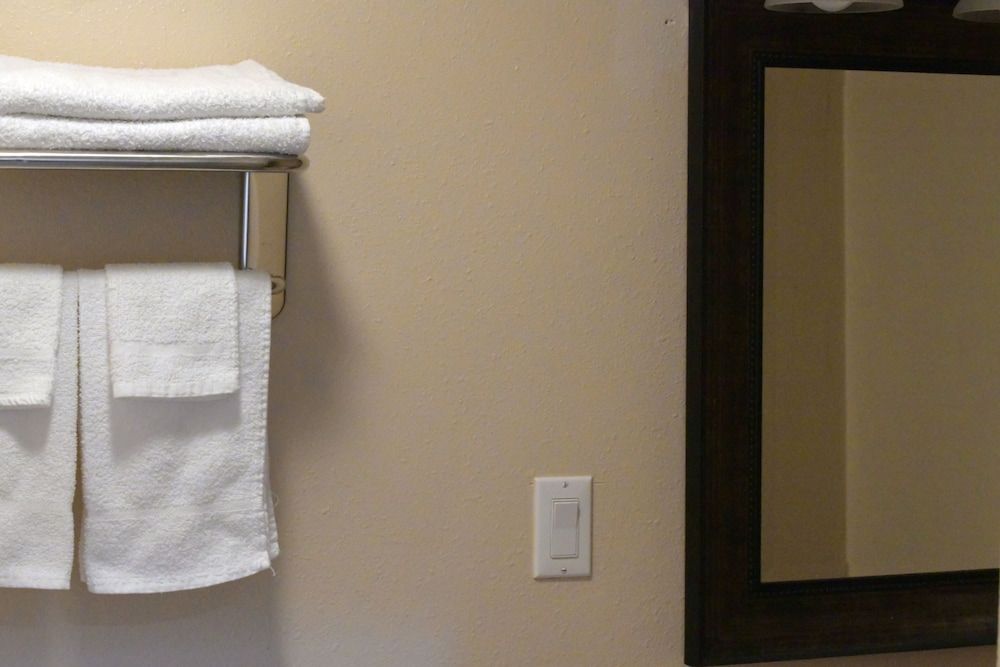 A-1 Budget Motel Standard Room, 1 King Bed 24