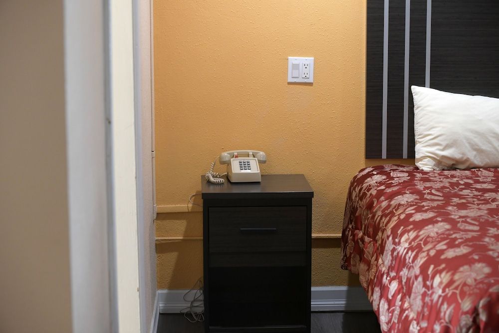 A-1 Budget Motel Standard Room, 1 Queen Bed 34