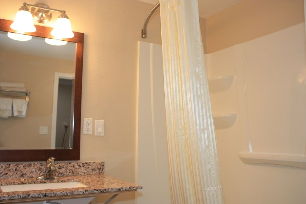 A-1 Budget Motel Standard Room, 1 King Bed 11