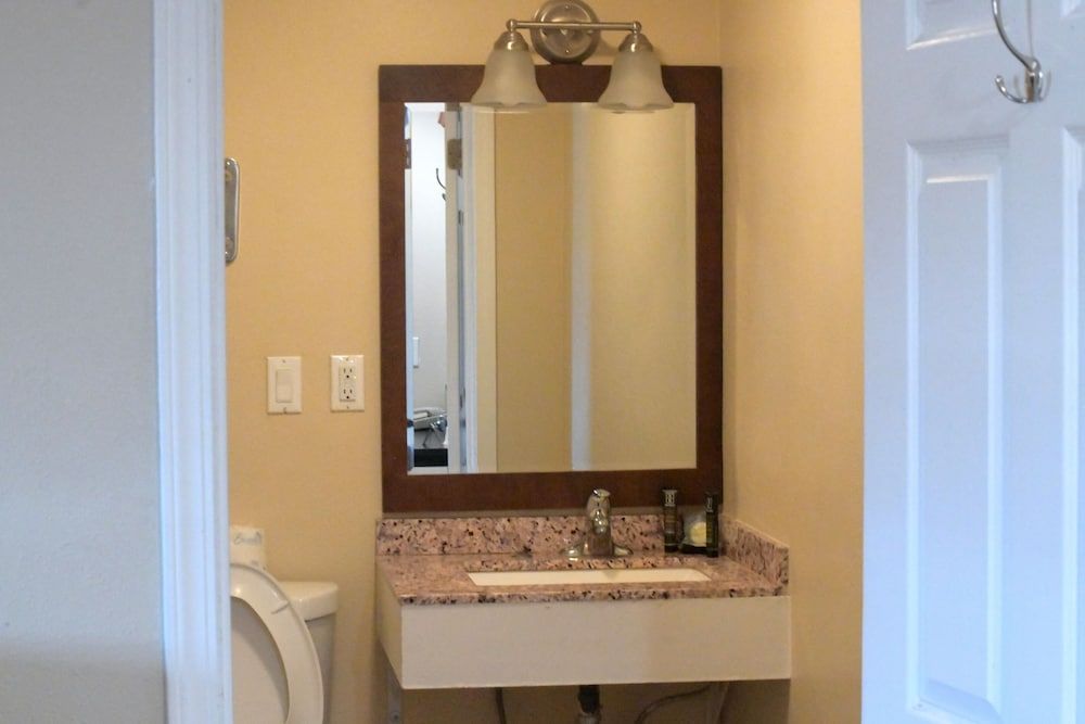 A-1 Budget Motel Standard Room, 2 Queen Beds 14