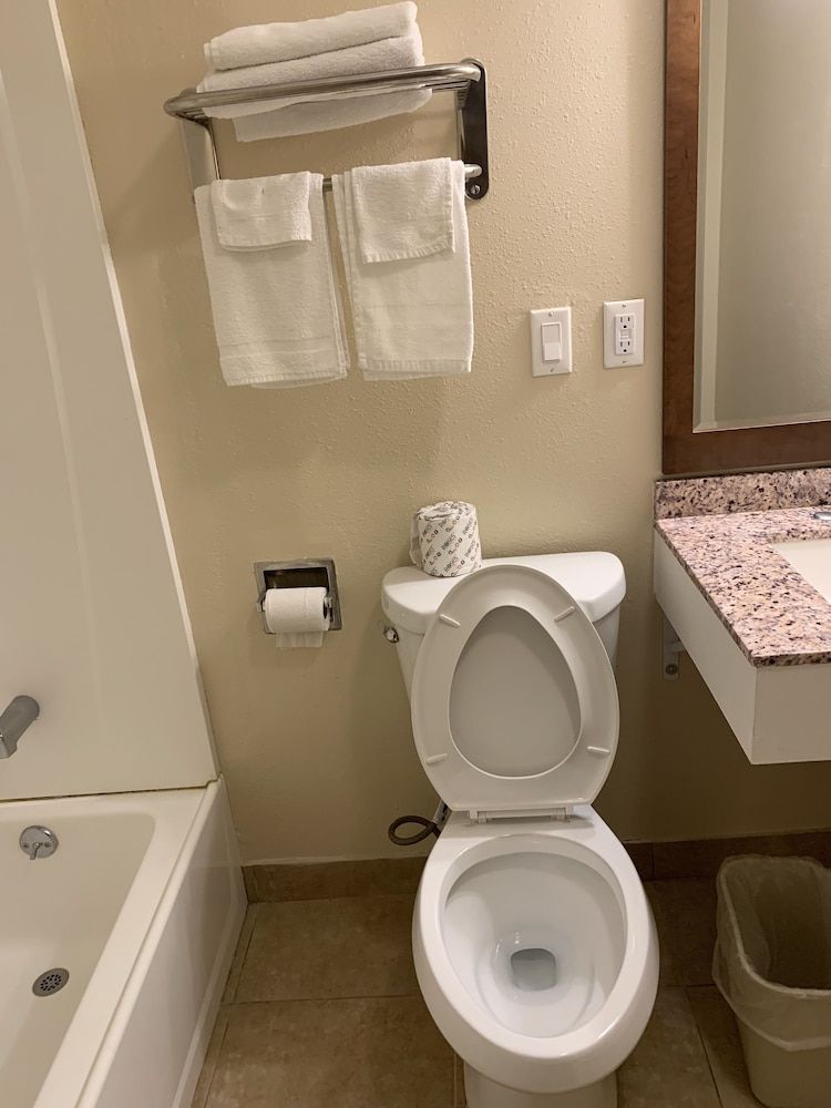 A-1 Budget Motel Standard Room, 2 Queen Beds 27