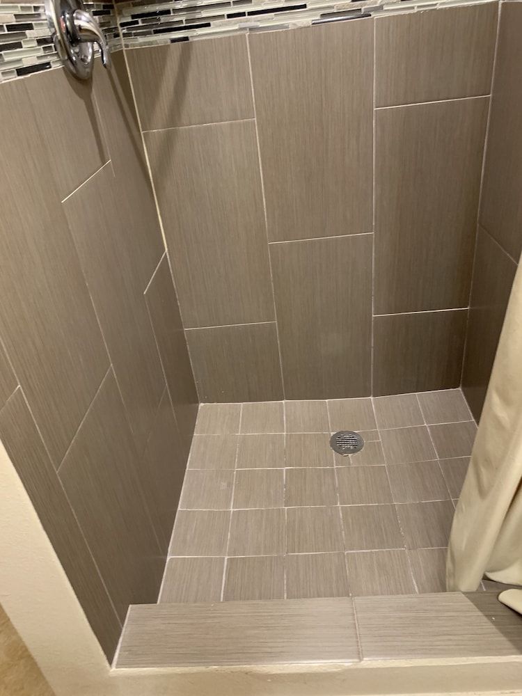 A-1 Budget Motel Standard Room, 2 Queen Beds 25