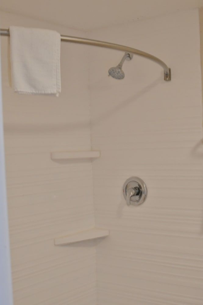 A-1 Budget Motel Standard Room, 2 Queen Beds 29