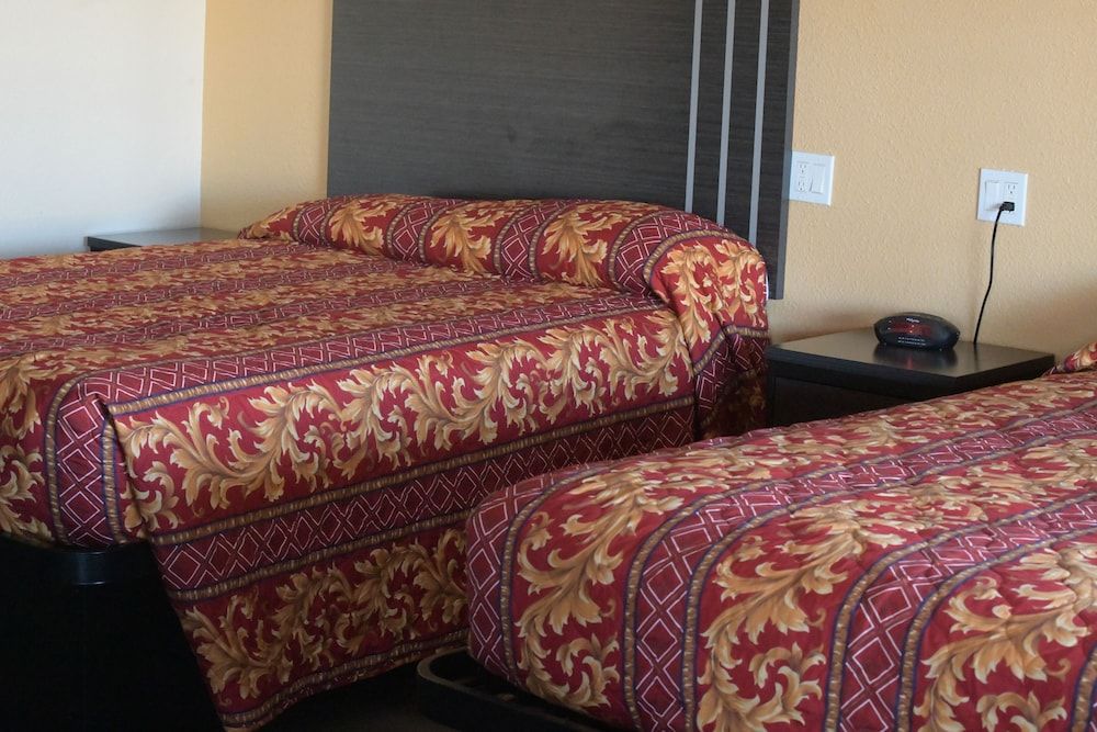 A-1 Budget Motel Standard Room, 2 Queen Beds 12