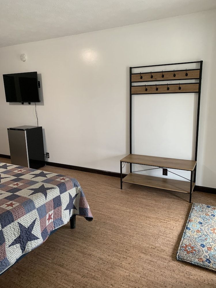 Big South Fork Lodge Standard Room, 2 Queen Beds 3