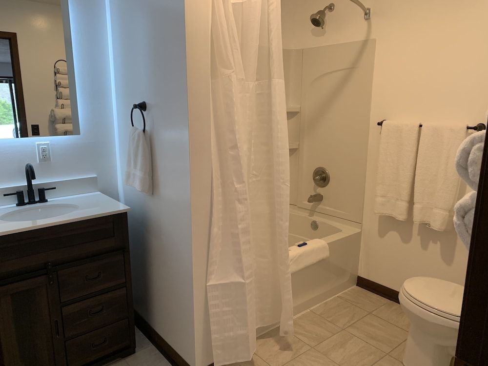 Big South Fork Lodge Standard Room, 2 Queen Beds 4