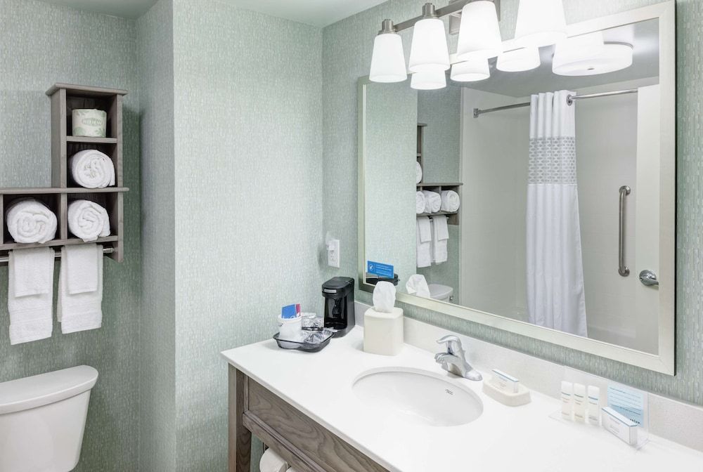 Room, 2 Queen Beds, Accessible, City View (Hearing)