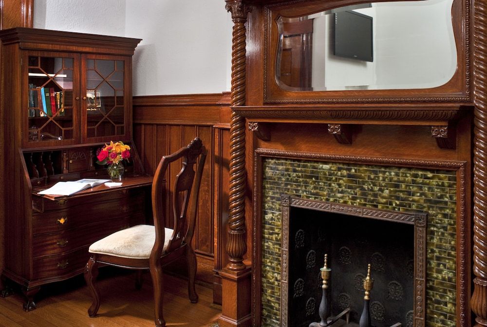 undefined American Guest House 4