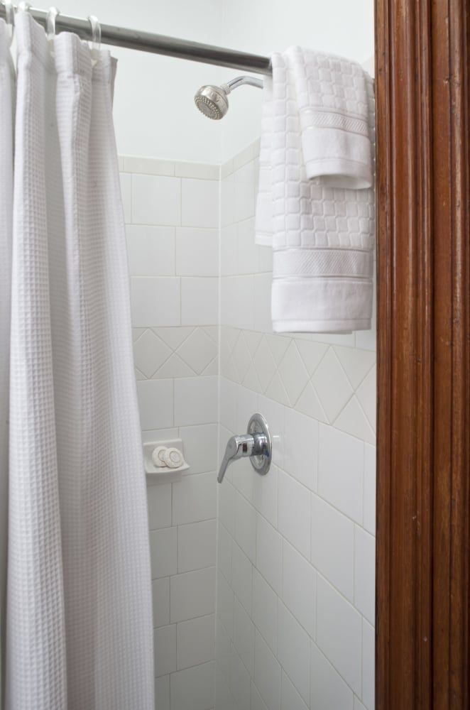 American Guest House Room, 1 Queen Bed (303) 4