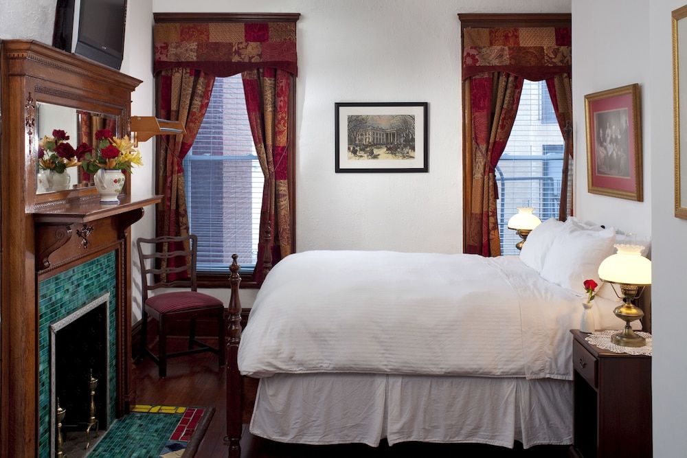 American Guest House Room, 1 Queen Bed (303) 2