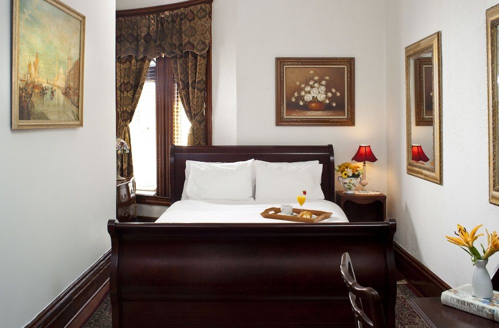 undefined American Guest House 5
