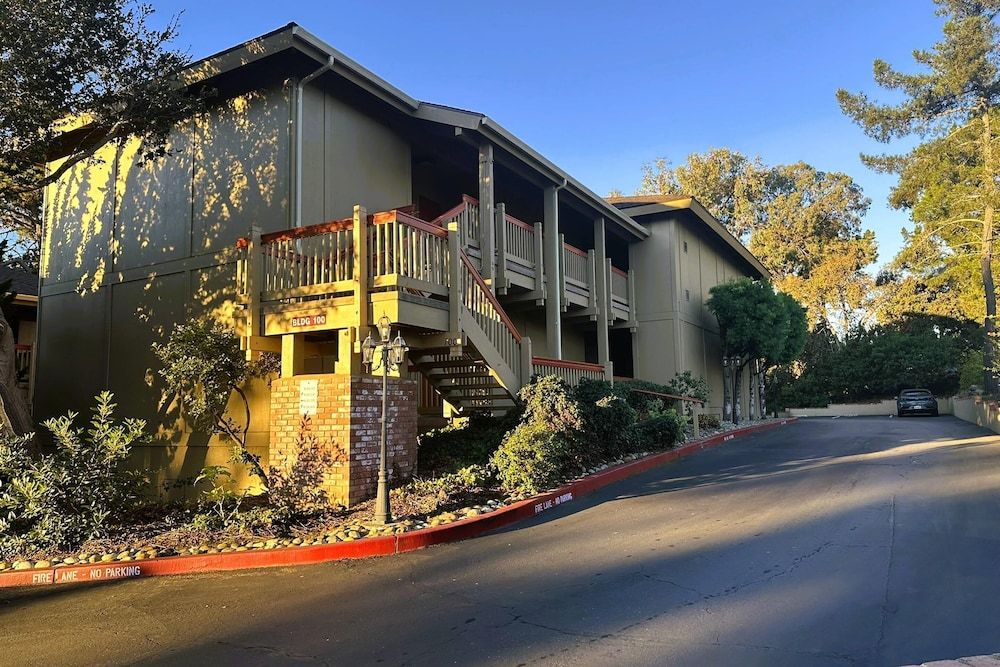 undefined Comfort Inn Monterey Peninsula Airport