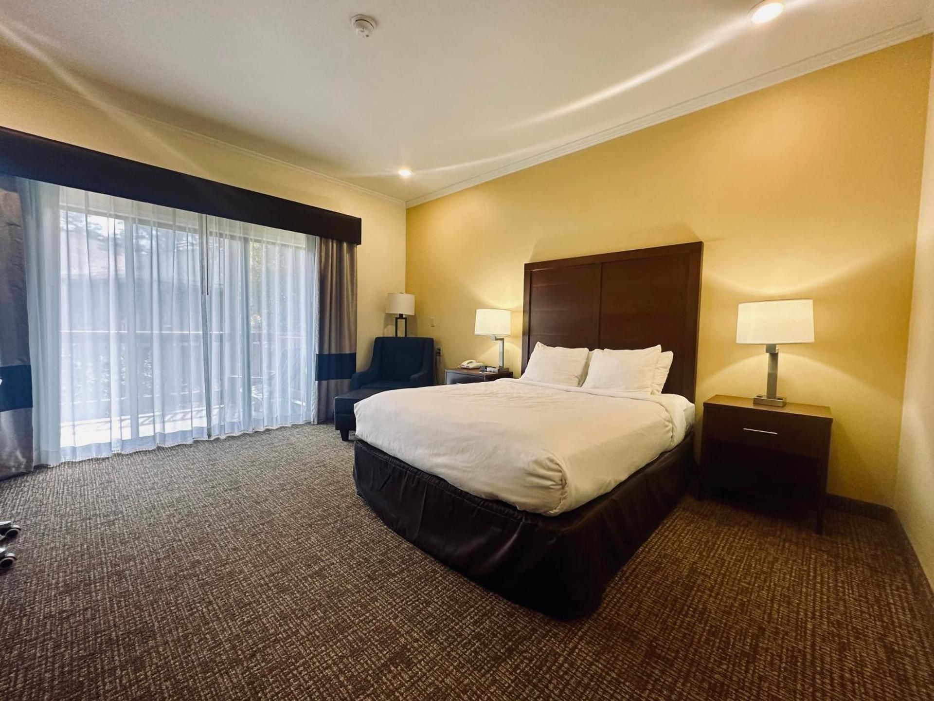 1 Queen Bed, Non-Smoking