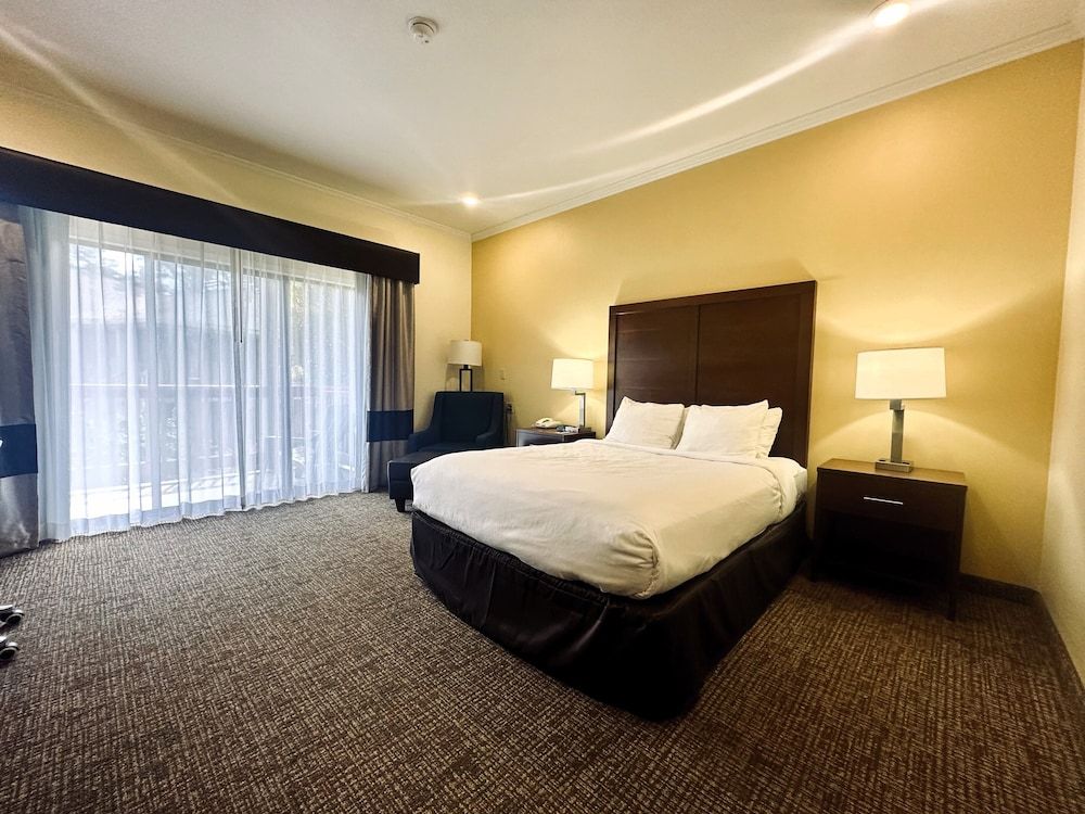 undefined Comfort Inn Monterey Peninsula Airport 10