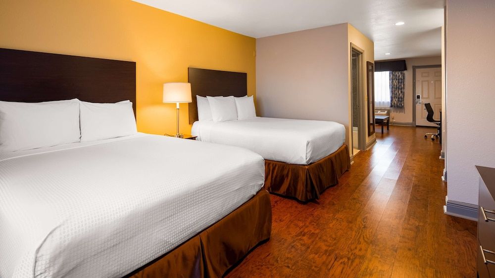 Suite, 2 Queen Beds, Smoking, Refrigerator & Microwave