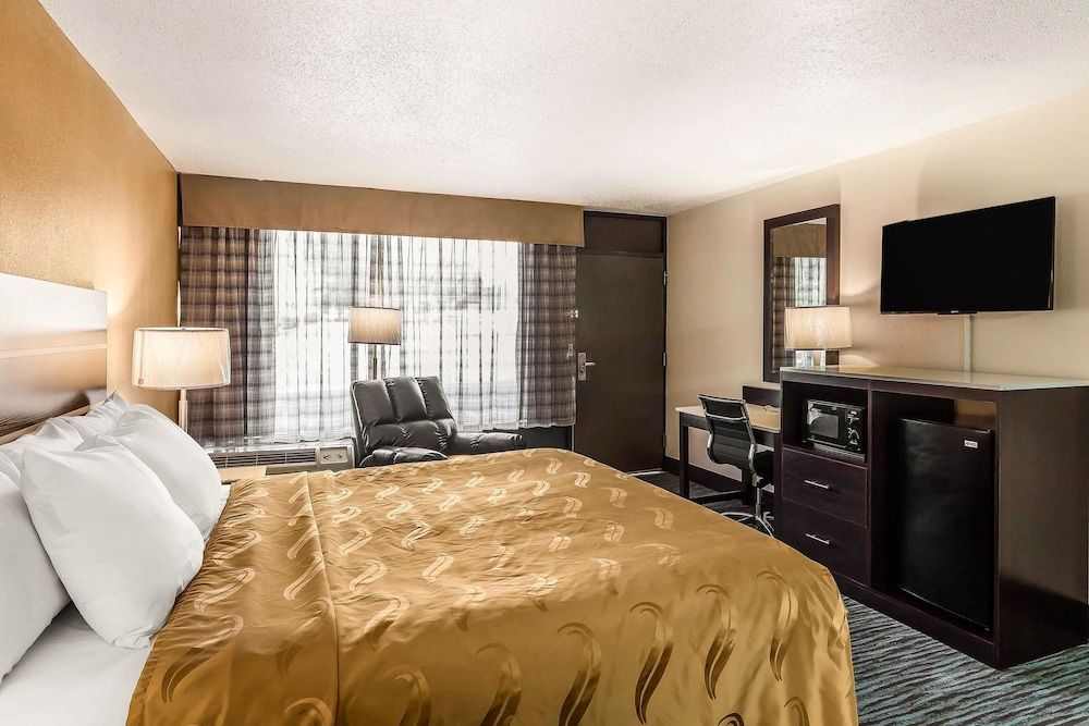 Standard Room, 1 King Bed, Non Smoking