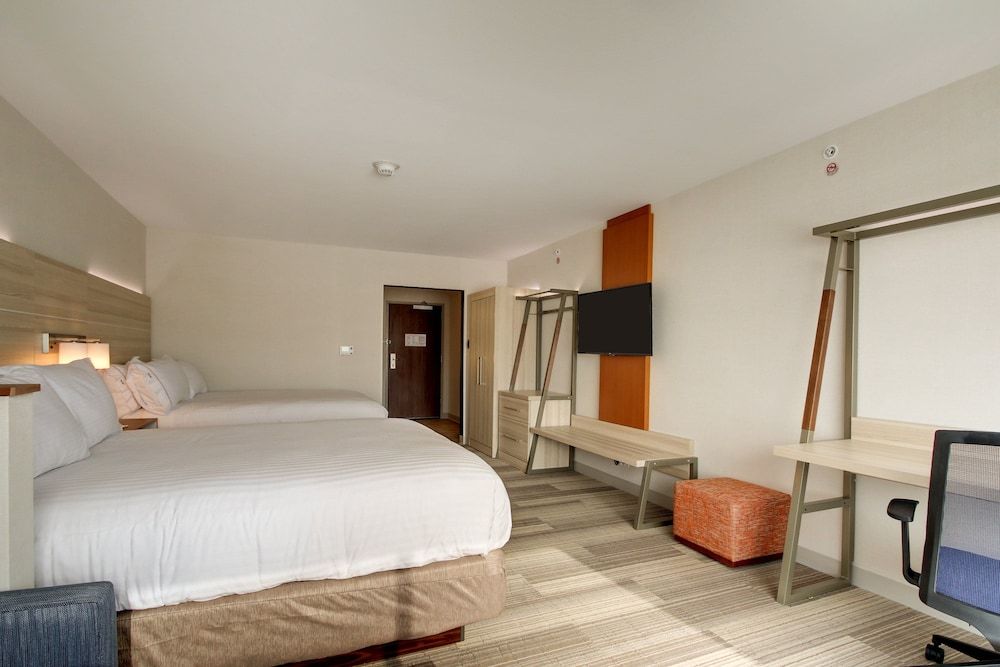 Suite, 1 Bedroom (Living Area)