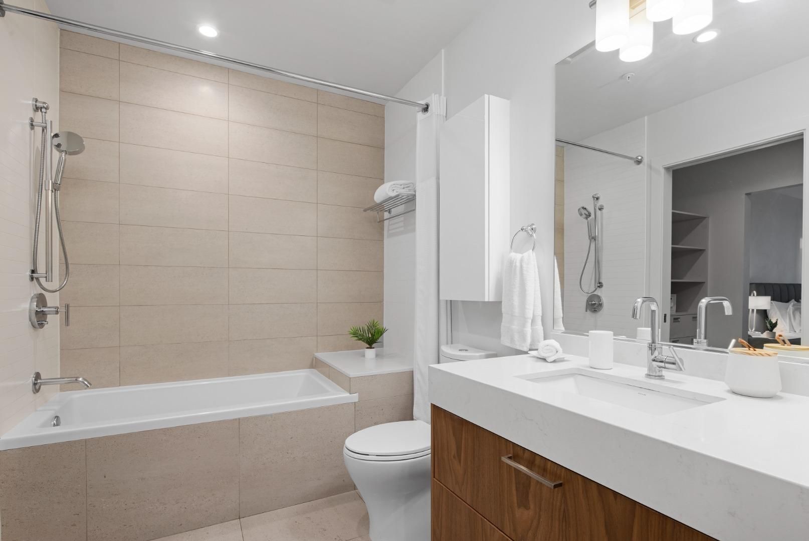 One Bedroom Suite & Office