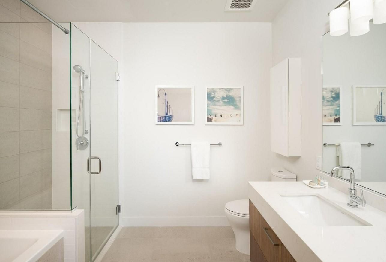 One Bedroom Corner Suite