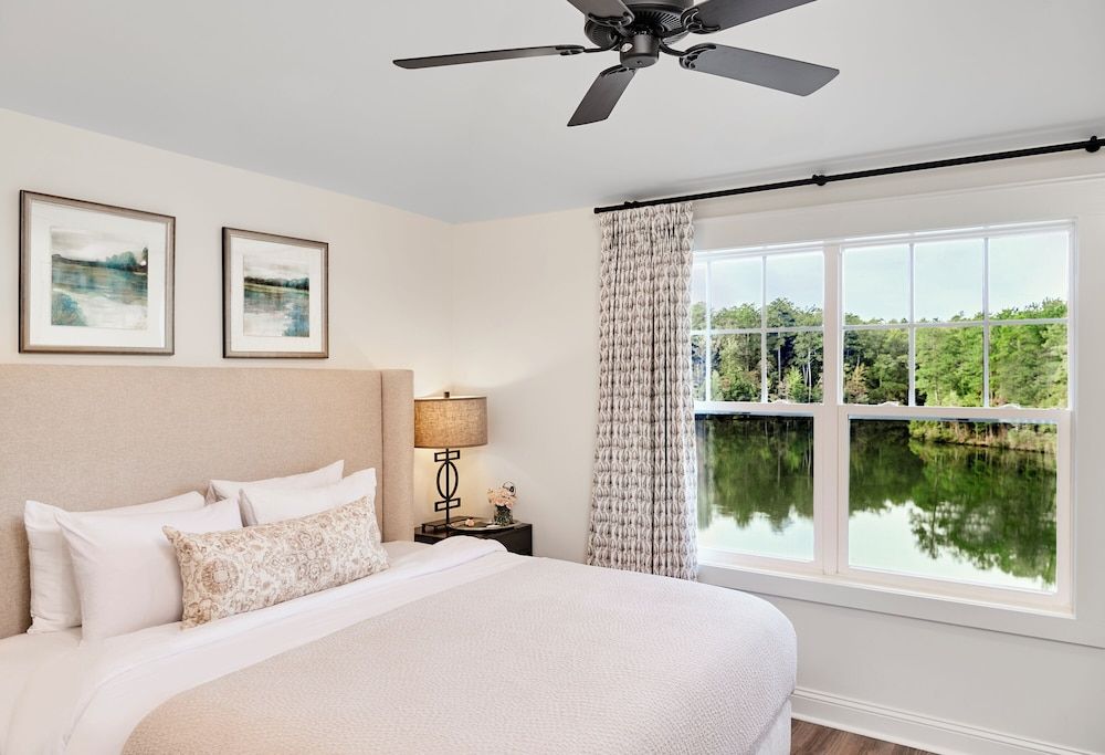 Foxhall Resort Deluxe Villa, 3 Bedrooms, Lake View 3