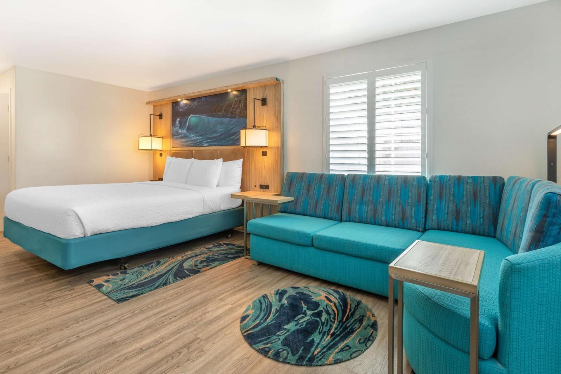 2 Bedroom Suite with Additional 1/2 Bath, Spa Bath & Fireplace