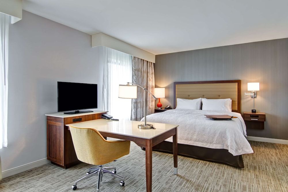 King, Studio, Kitchenette