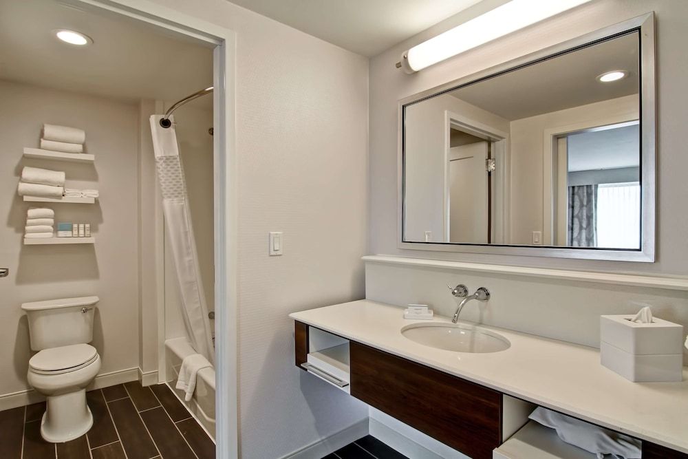 King, Accessible, Bathtub