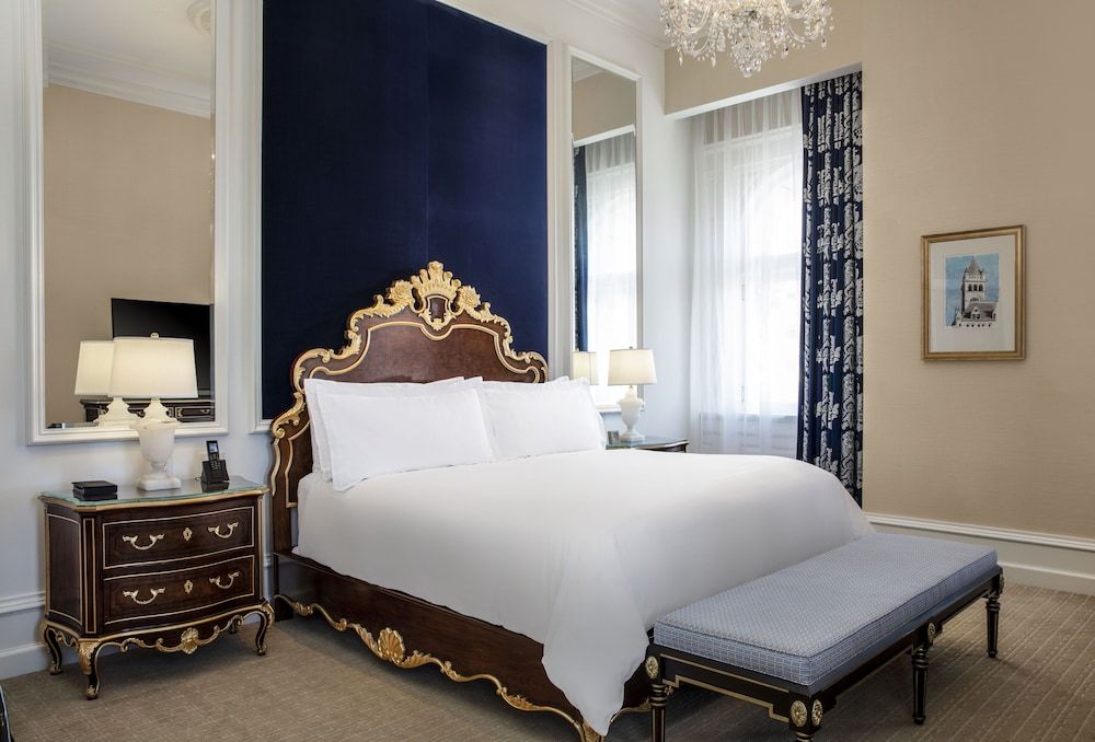 Waldorf Astoria Washington DC Deluxe Room, 1 King Bed, Accessible (Mobility & Hearing, Roll-In Shower) 2