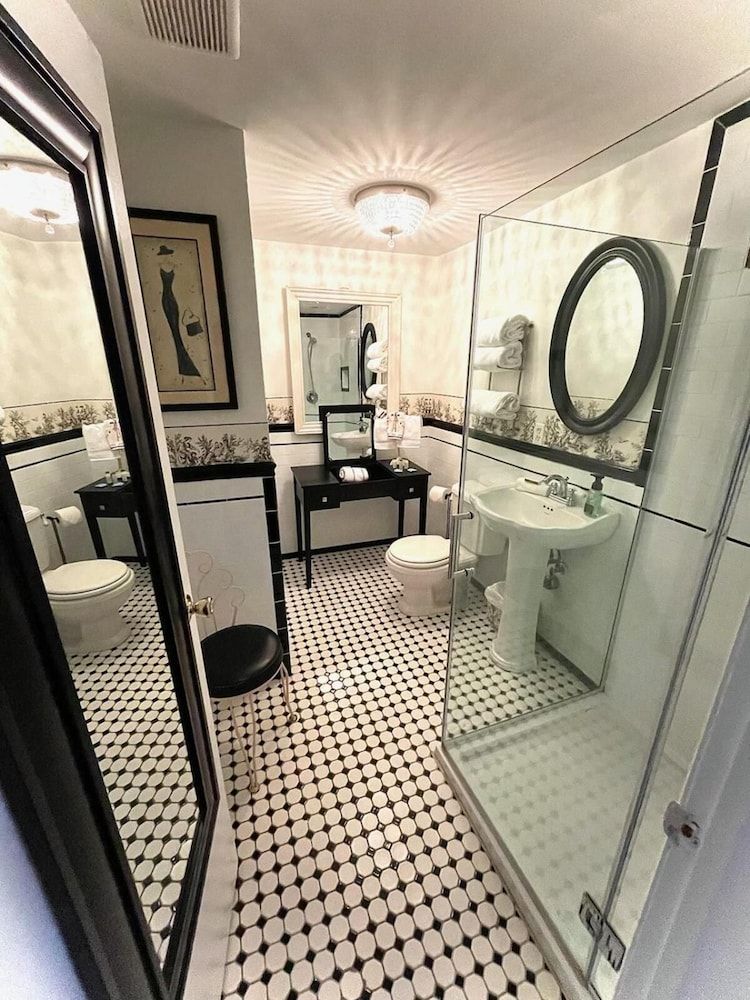 Comfort Suite, Multiple Beds, Private Bathroom