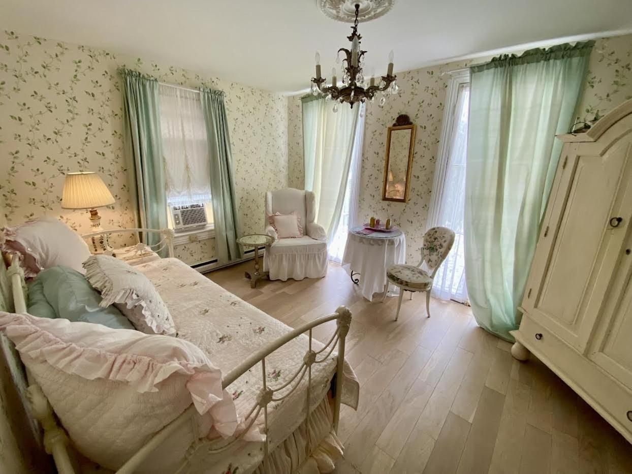 Queen Suite