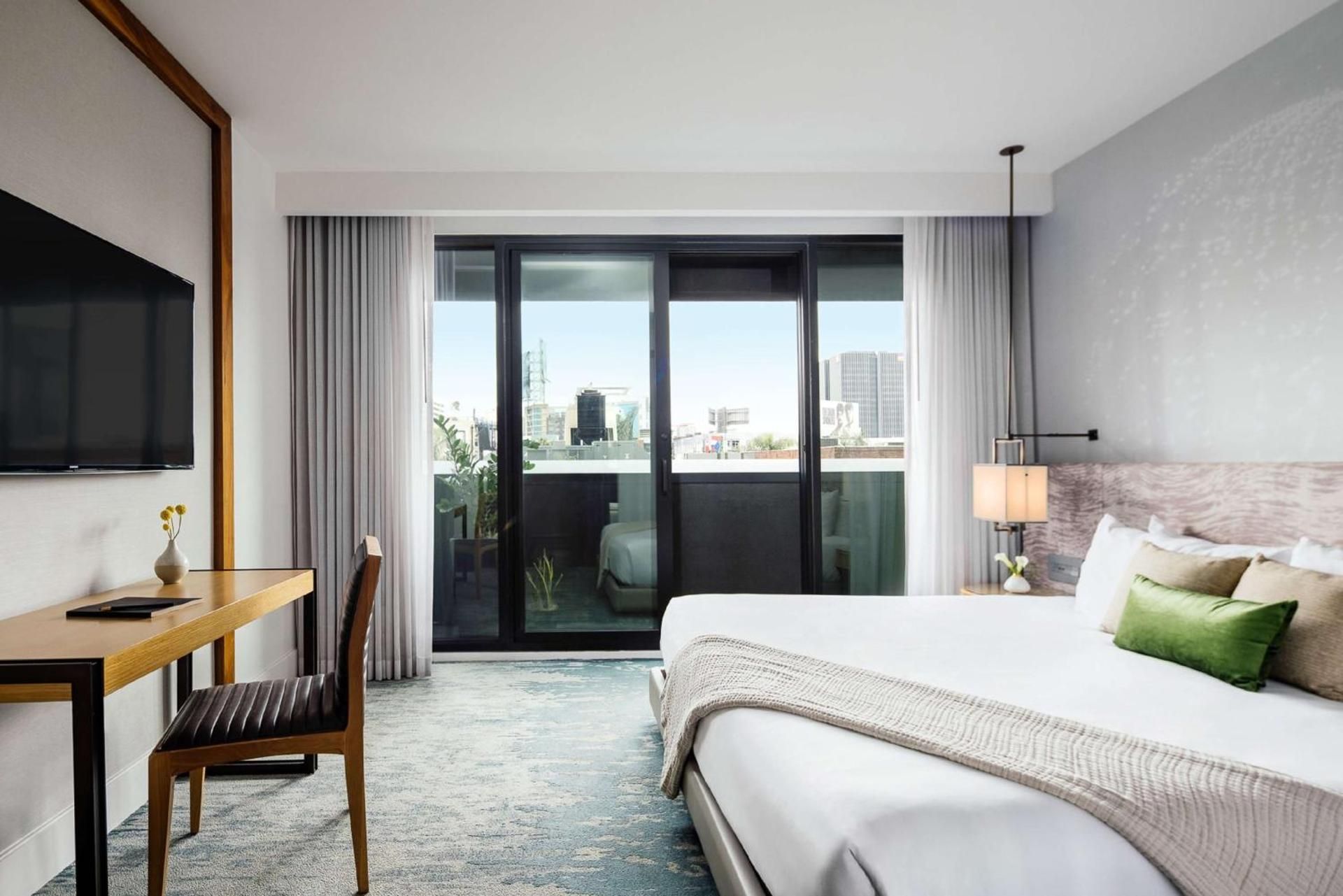 Silver King Room with Balcony and Sunset View