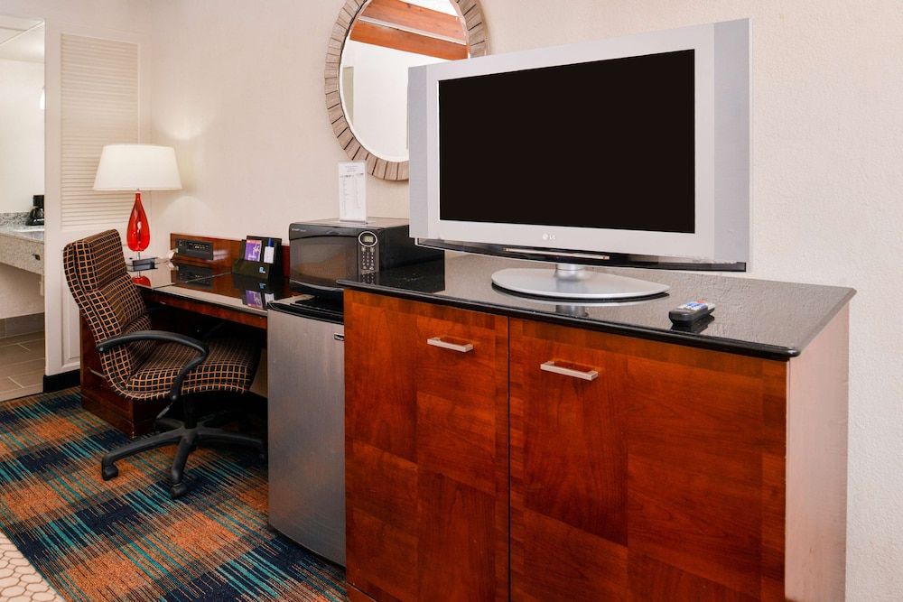 Americas Best Value Inn Augusta Historic Downtown Room, 1 King Bed, Non Smoking 6