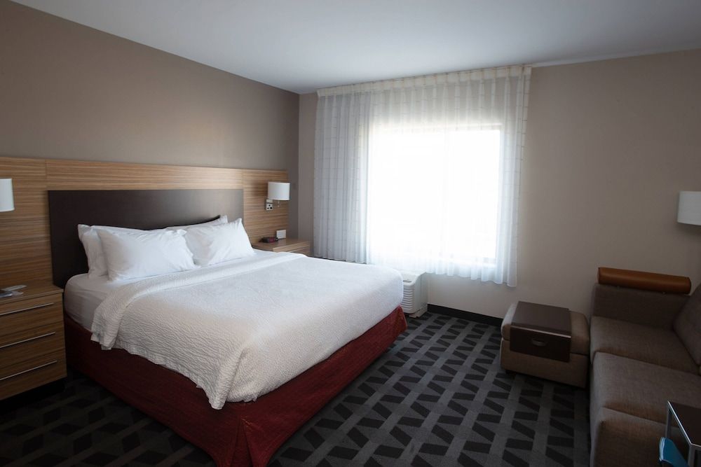Studio, 1 King Bed with Sofa bed, Non Smoking (Hearing Accessible)