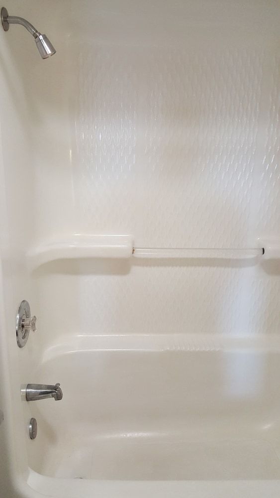 Gurnee Motel Standard Room, 1 King Bed 12