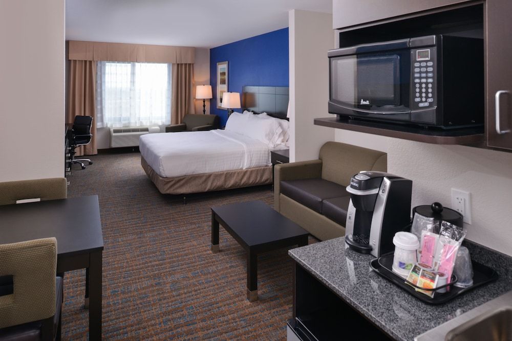 Suite, 1 Bedroom, Accessible (Communications, Mobility, Access Tub)