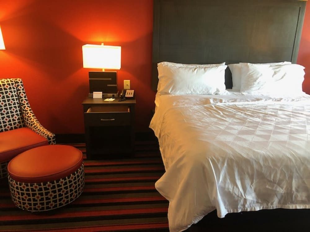 Standard Room, 1 King Bed