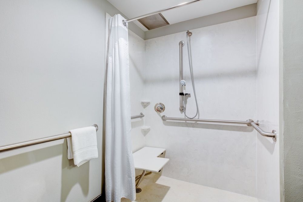 Standard Room, 1 King Bed, Accessible (Communications)
