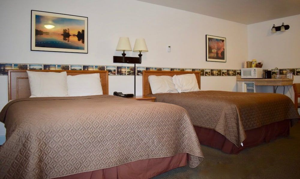 Longliner Lodge and Suites Deluxe Room, 2 Beds 2