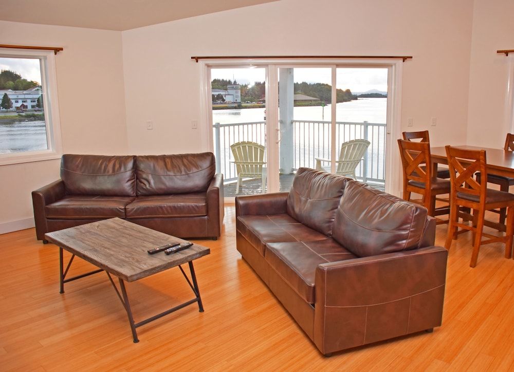 Longliner Lodge and Suites Master Suite 6